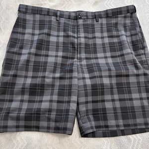 Haggar Plaid Men’s Golf Shorts Big & Tall
Size 42”